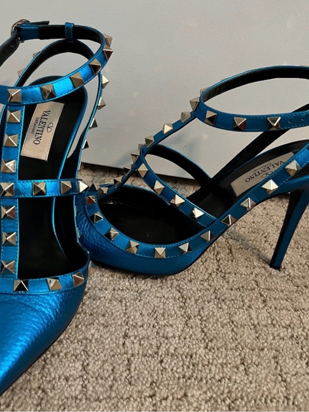 Valentino Metallic Blue Studded T-Strap Pumps - Picture 6 of 7